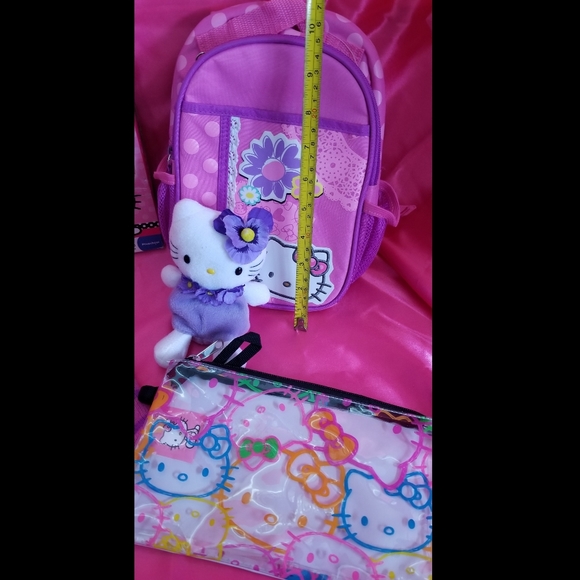 Hello Kitty Bundle - Picture 2 of 5